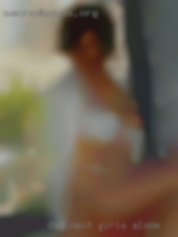 Dad next door type, sexy girls alone but unassuming.